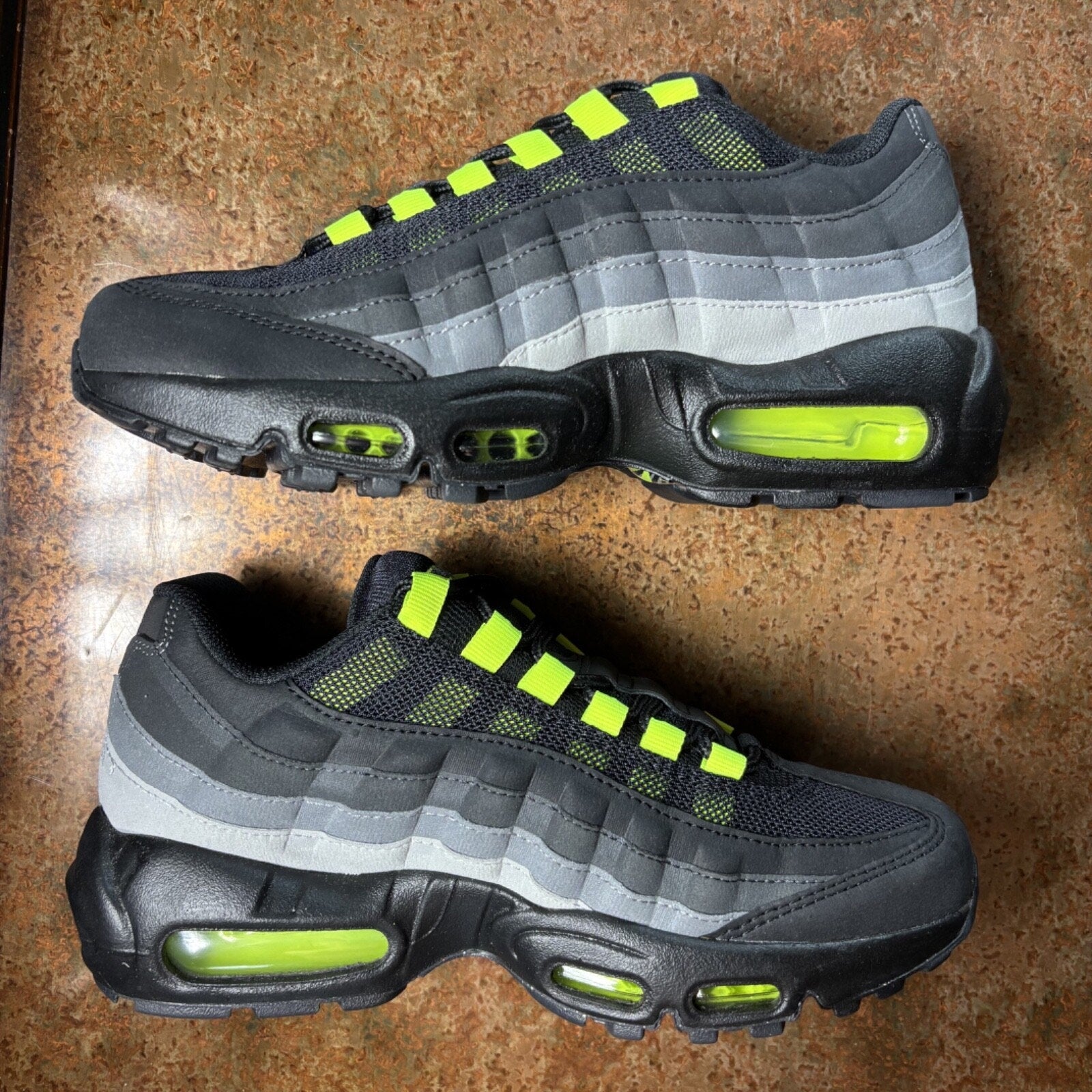 Nike Air Max 95 OG Volt Retro Gray Yellow Sneakers FV7016-001 Women's 7 | 5.5 GS