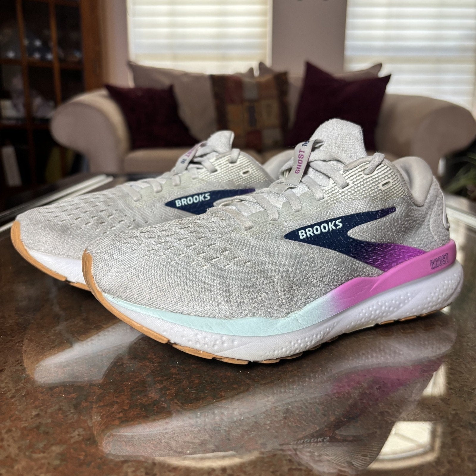 Brooks Ghost 16 Shoes Womens Size 7 White Pink Road Running Athletic Gym Sneaker