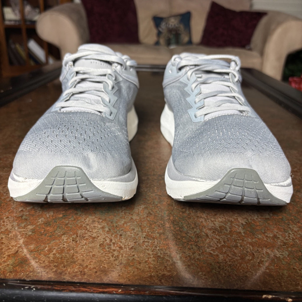 Topo Phantom 3 Shoes Men's Size 12 Grey Road Running Athletic Sneakers 5mm Drop