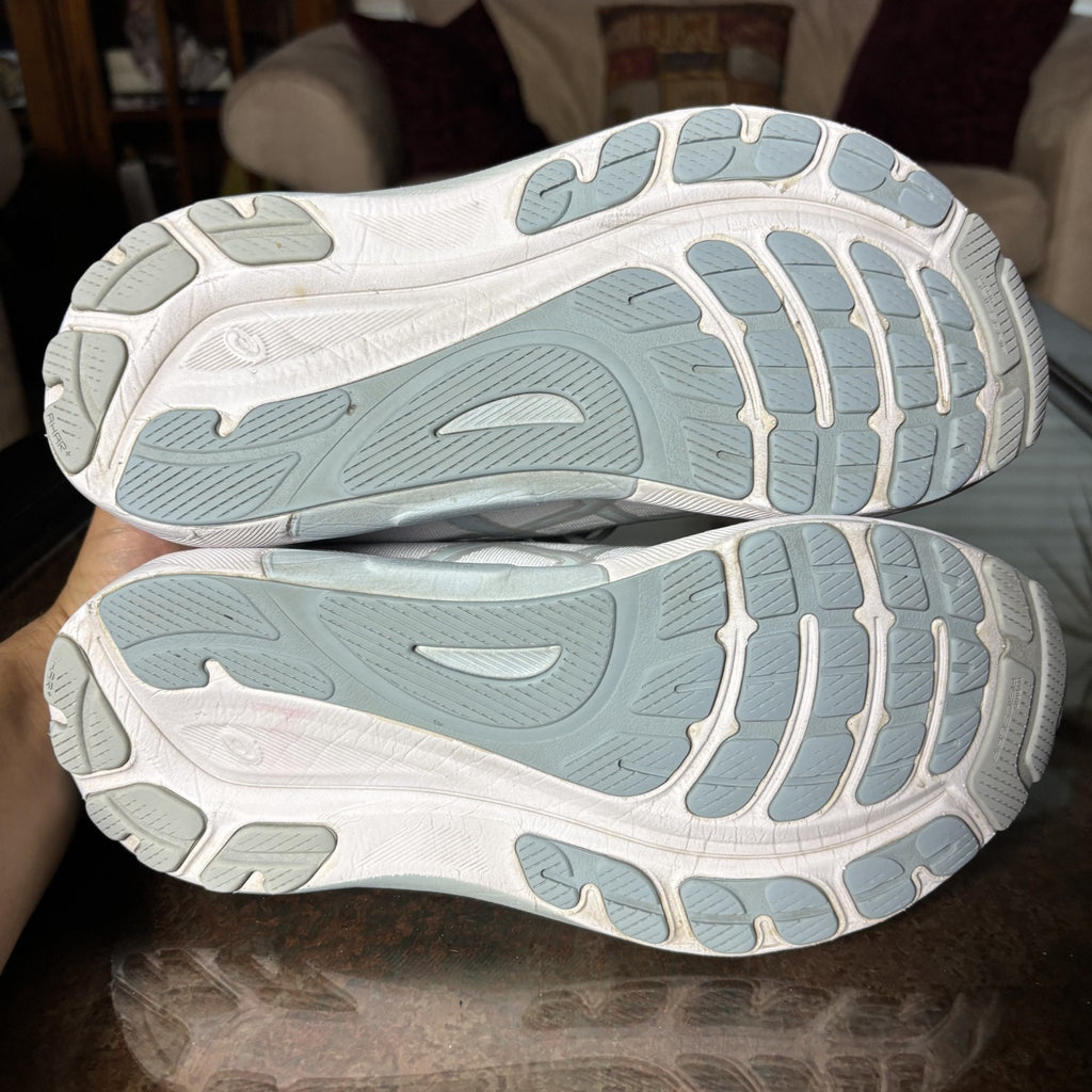 Asics Gel-Kayano 31 Shoes Women's 9.5 White Road Running Athletic Gym Sneakers