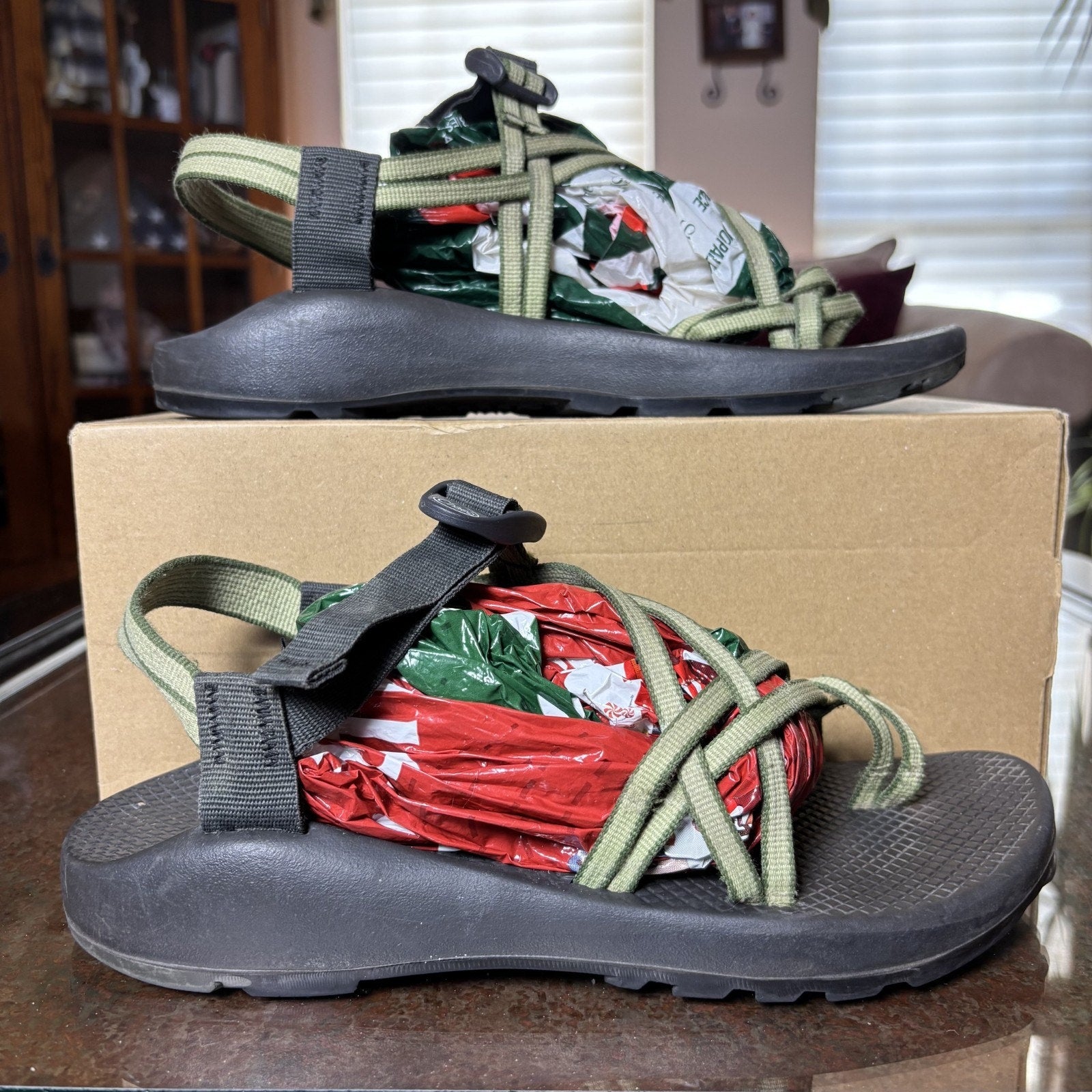 Chaco ZX2 Sandals Womens Size 11 Green Black Strappy Hiking Outdoor Double Strap