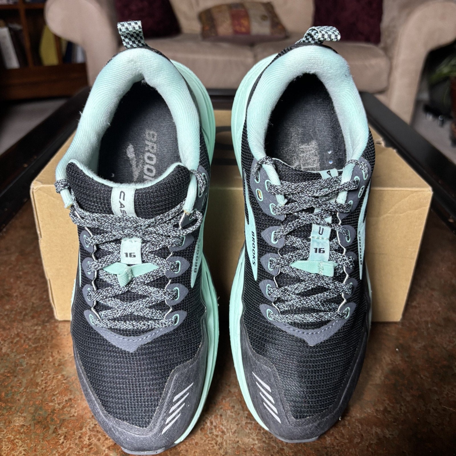 Brooks Cascadia 16 Trail Shoes Womens Size 8.5 Black Teal Hiking Outdoor Sneaker