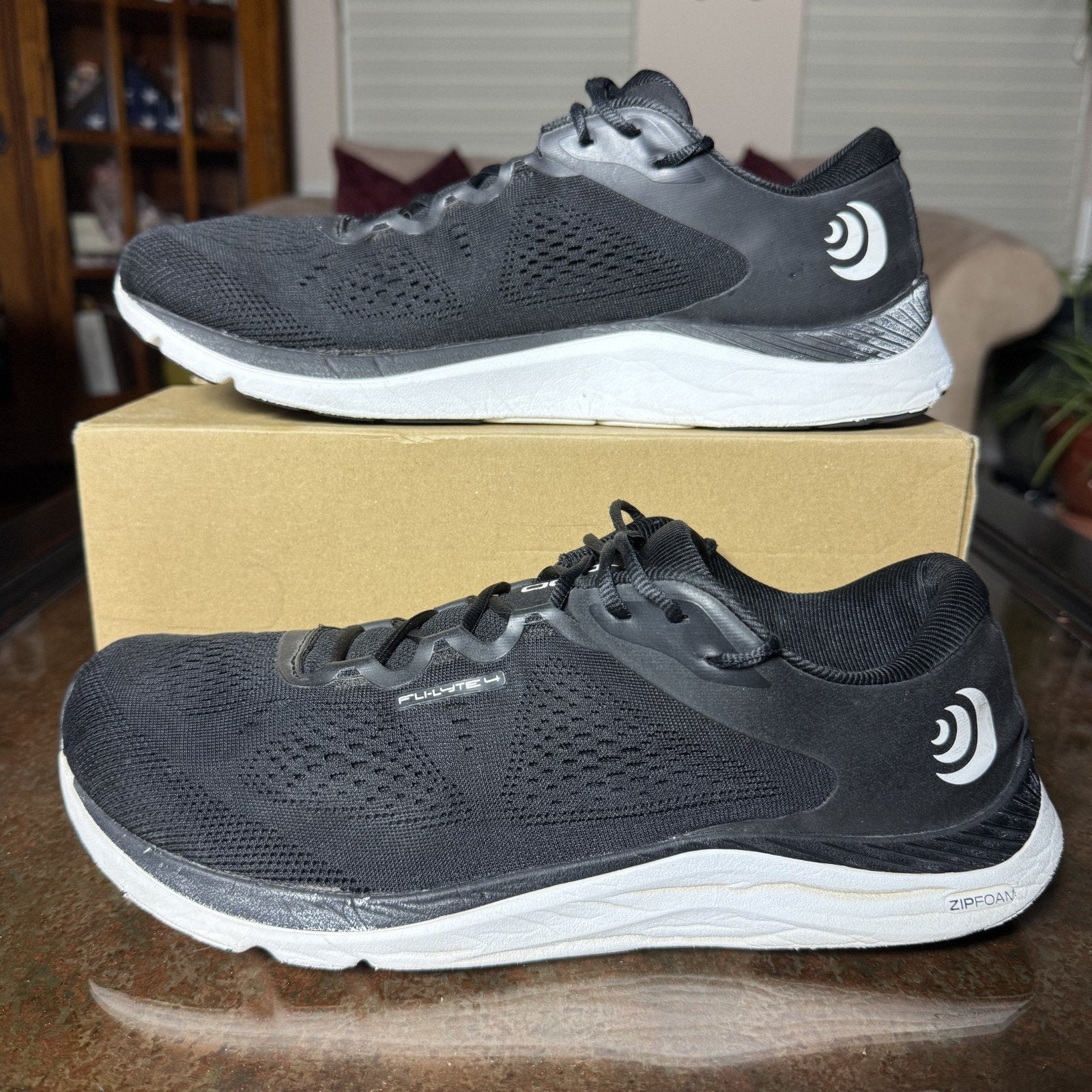 Topo Athletic Fli-Lyte 4 Shoes Mens Size 12.5 Black White Road Running Sneakers