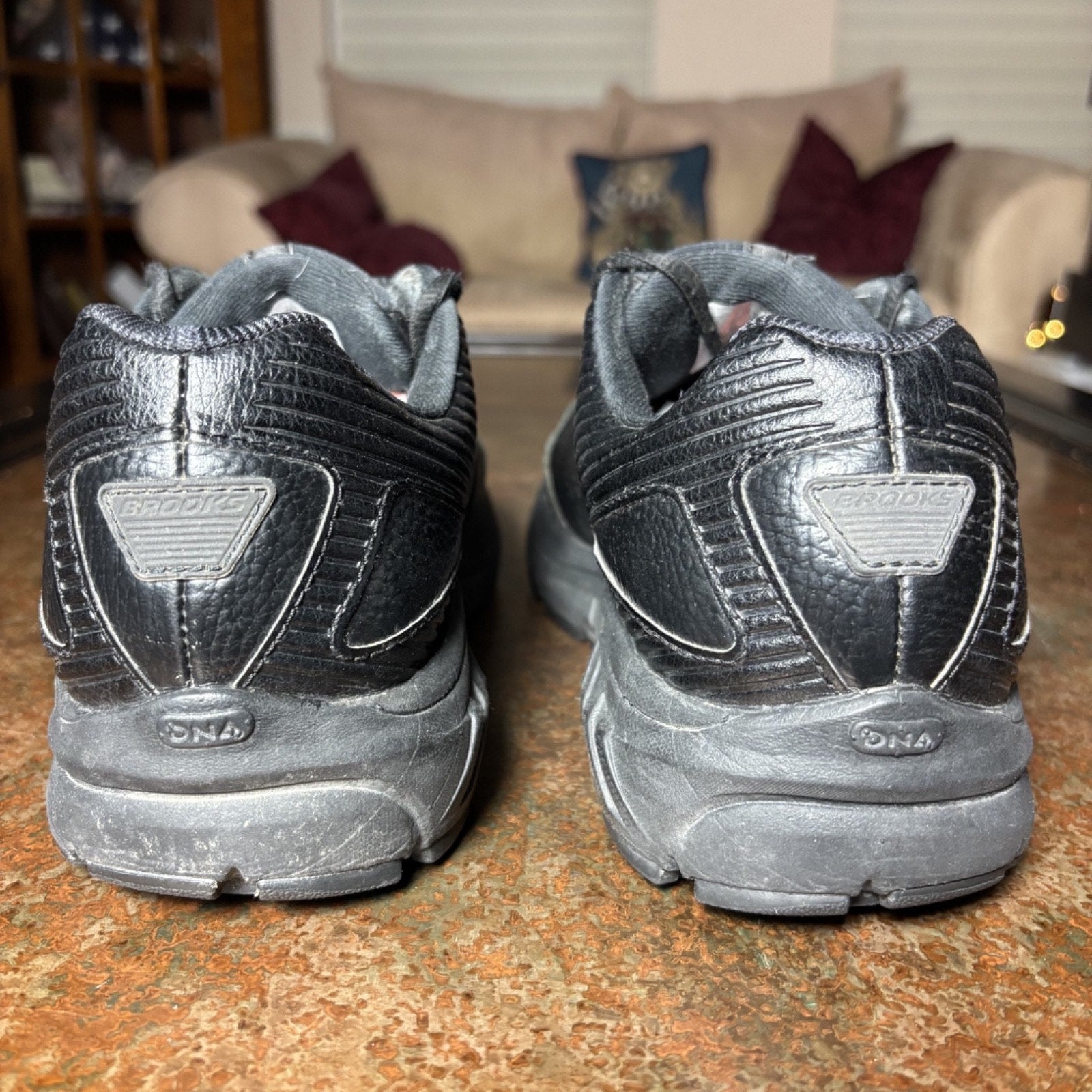 Brooks Addiction Walker 2 Shoes Womens 8.5 D Wide Black Leather Comfort Sneakers