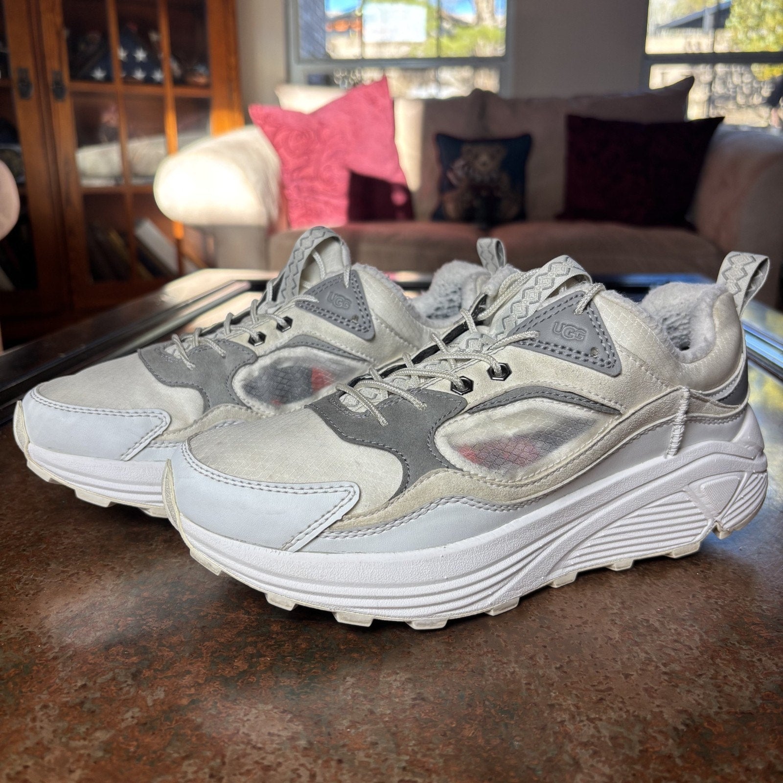 UGG Miwo Trainer Low Mono Shoes Women's 8 White Grey Insulated Outdoor Sneakers