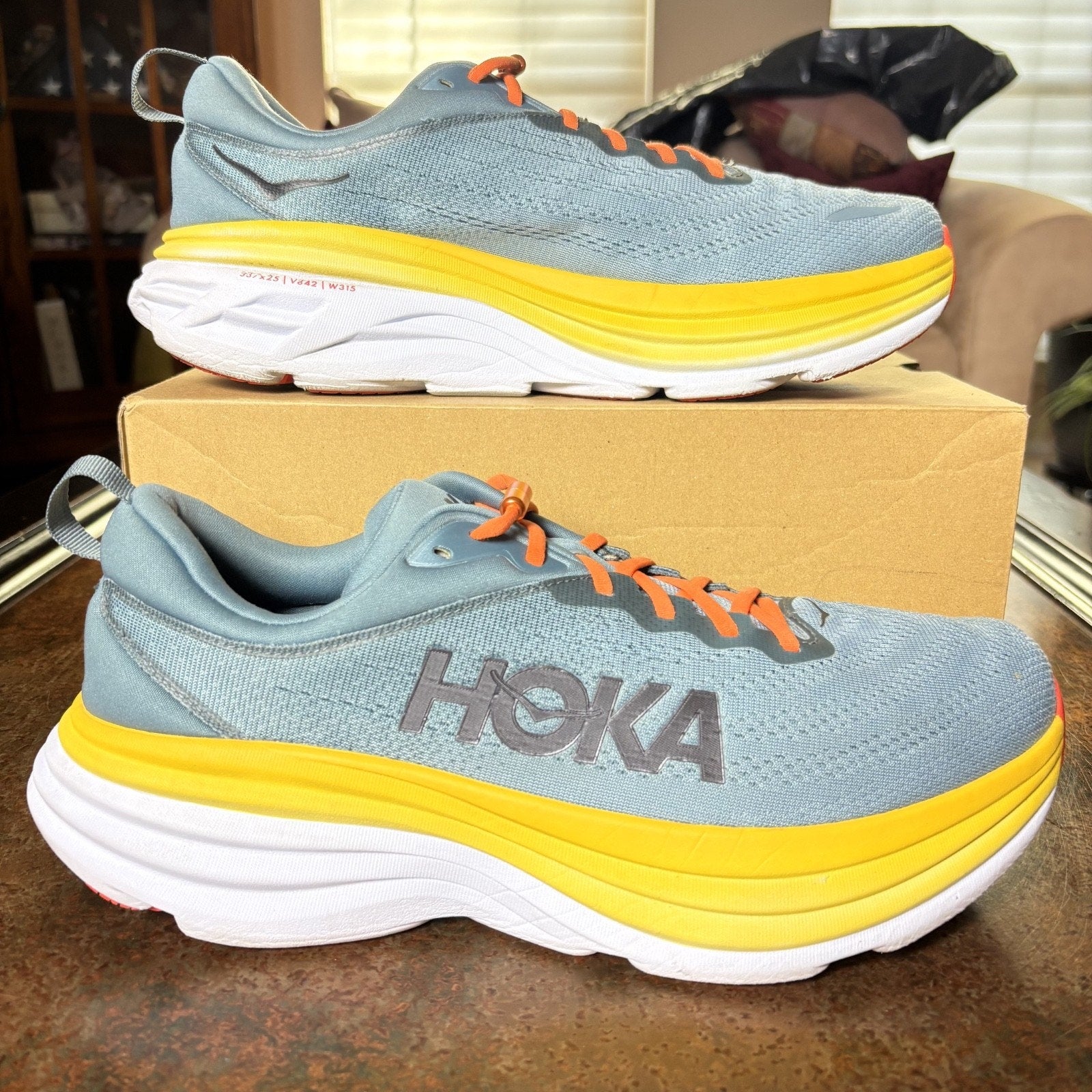 Hoka One One Bondi 8 Shoes Mens Size 11 Blue Yellow Road Running Comfort Sneaker