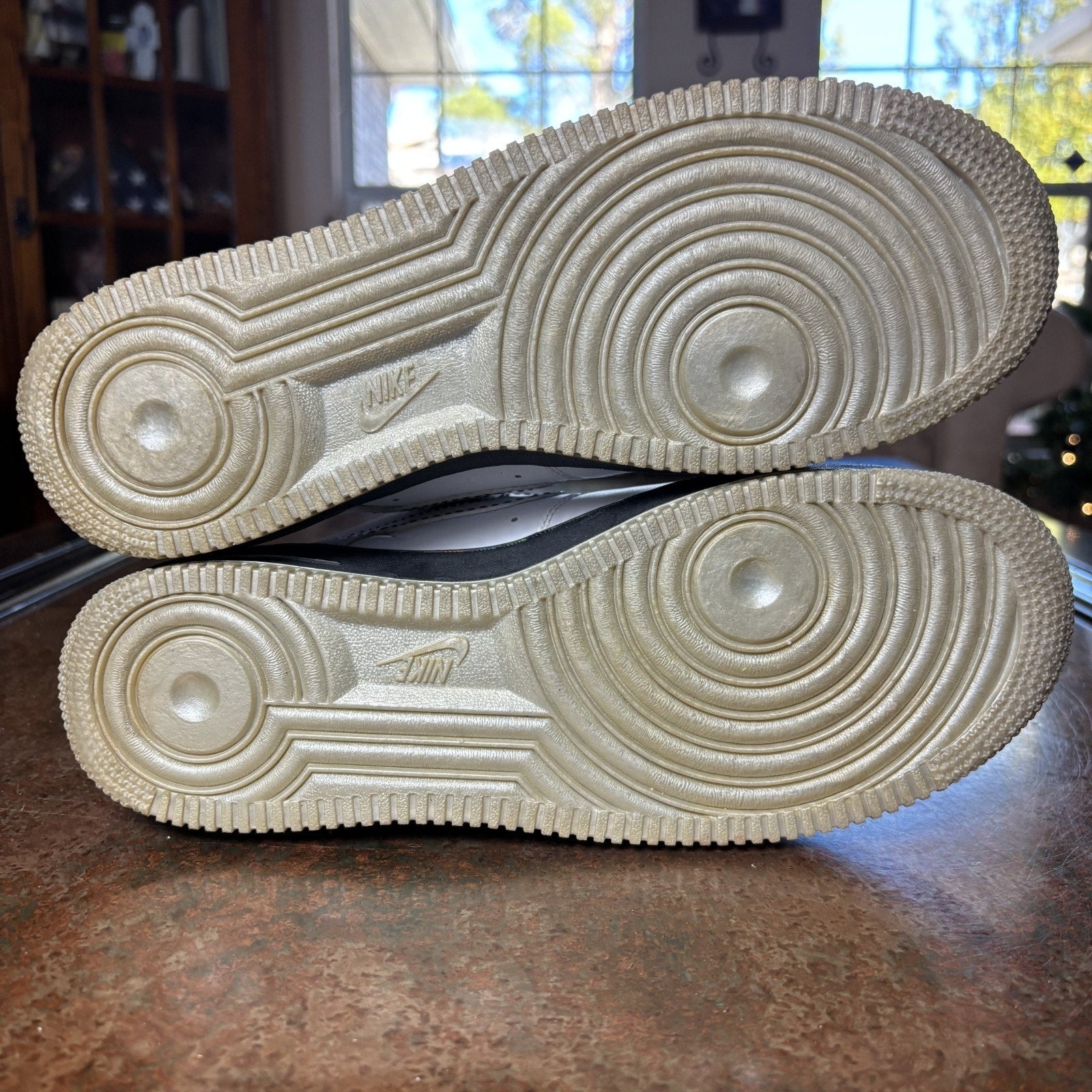 Nike Air Force 1 Low '07 The Square Mens 9 White Casual Sneakers 2007 Rare VTG