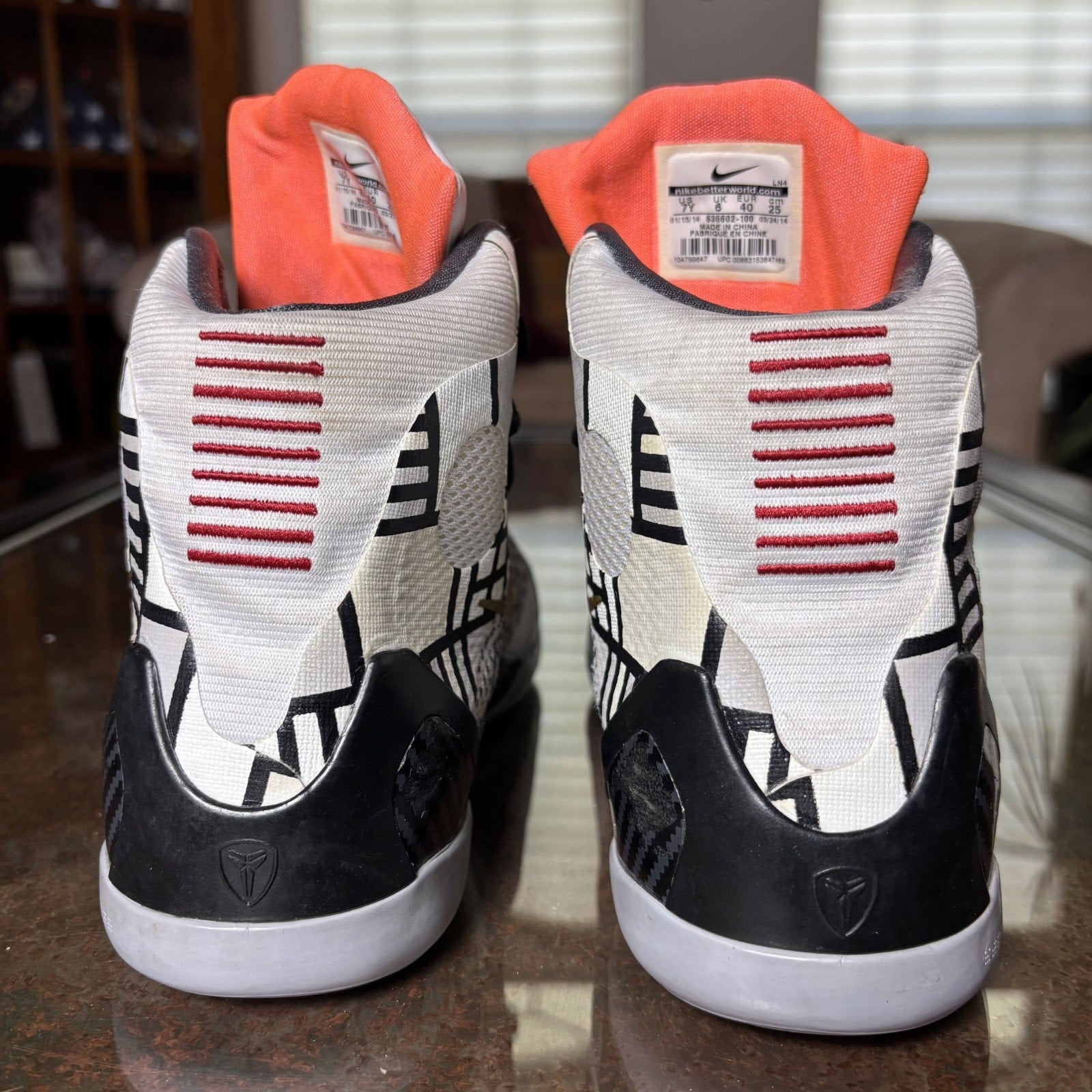 Nike Kobe 9 Elite GS Fundamentals Boys 7Y White Gold Basketball Shoes Sneakers