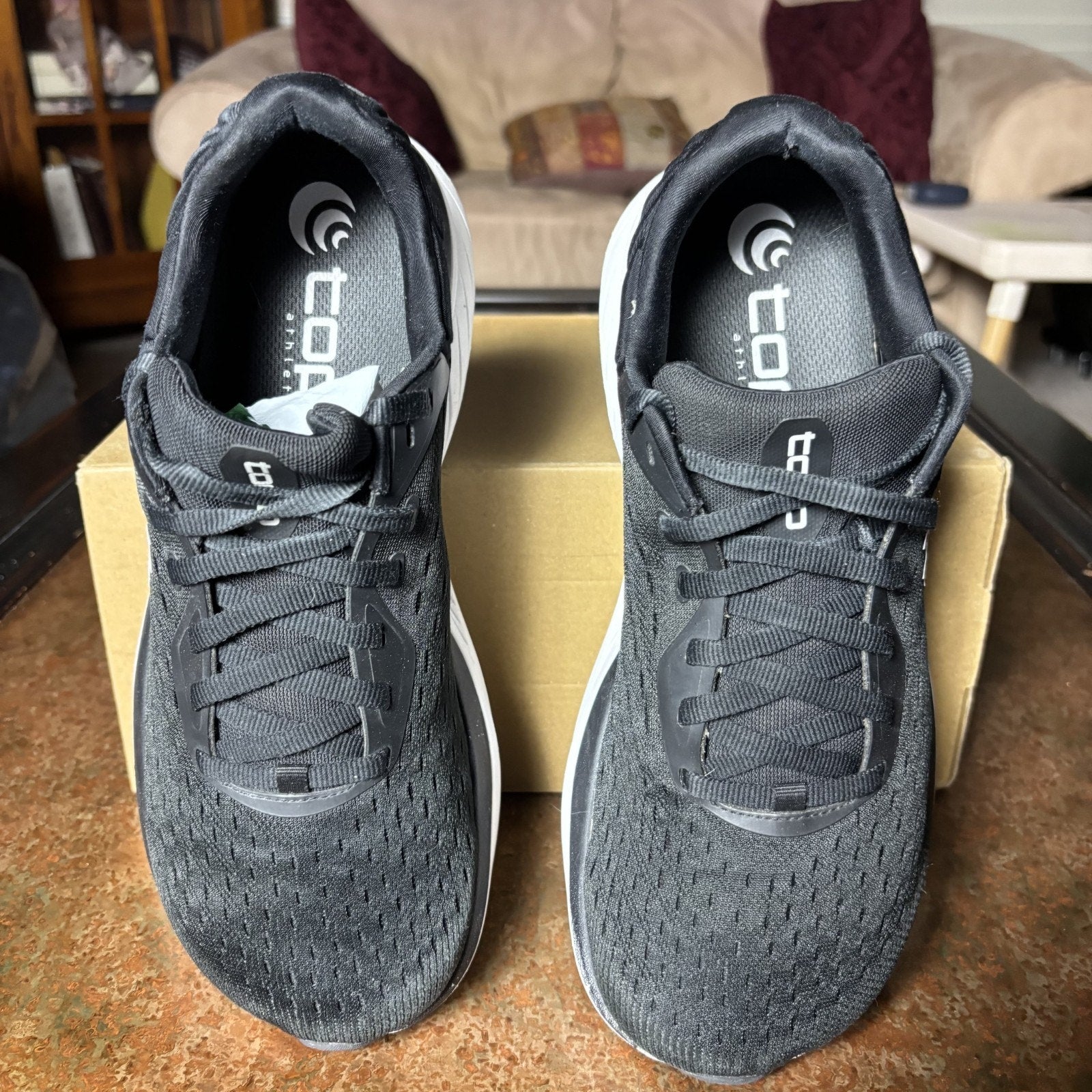 Topo Athletic Atmos Womens Size 9.5 Wide Black White Road Running Athletic Shoes