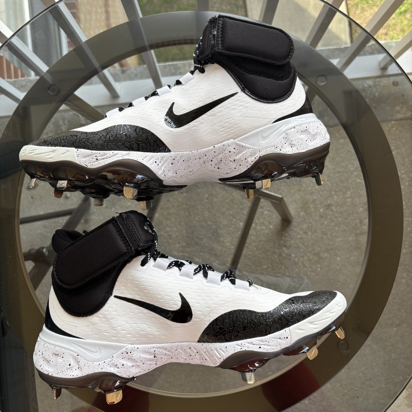 Men Nike Alpha Huarache Elite 4 Mid Baseball Cleats Mens Size 8 White Black NEW