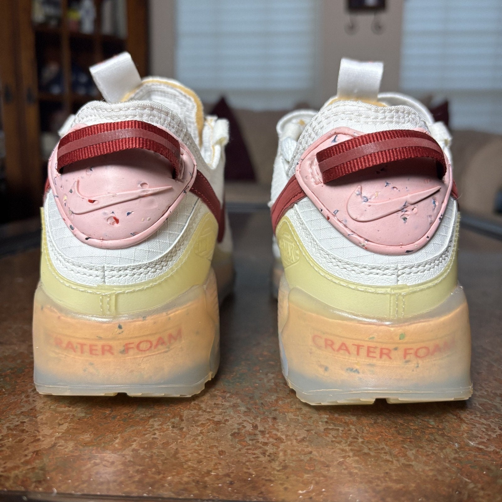 Nike Air Max 90 Terrascape Shoes Womens 9 White Pink Athletic Lifestyle Sneakers