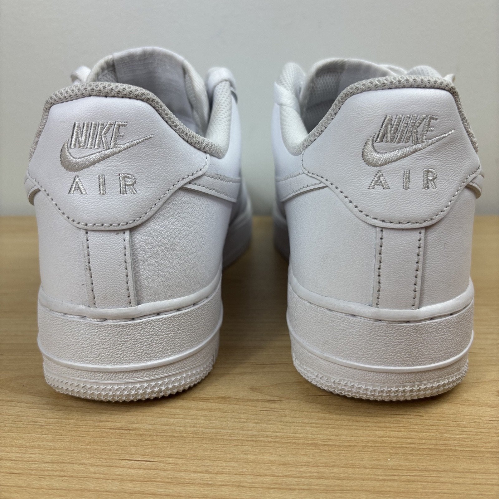Nike Air Force 1 07 Low Mens Sz 9 Triple White Leather Lifestyle Casual Sneakers