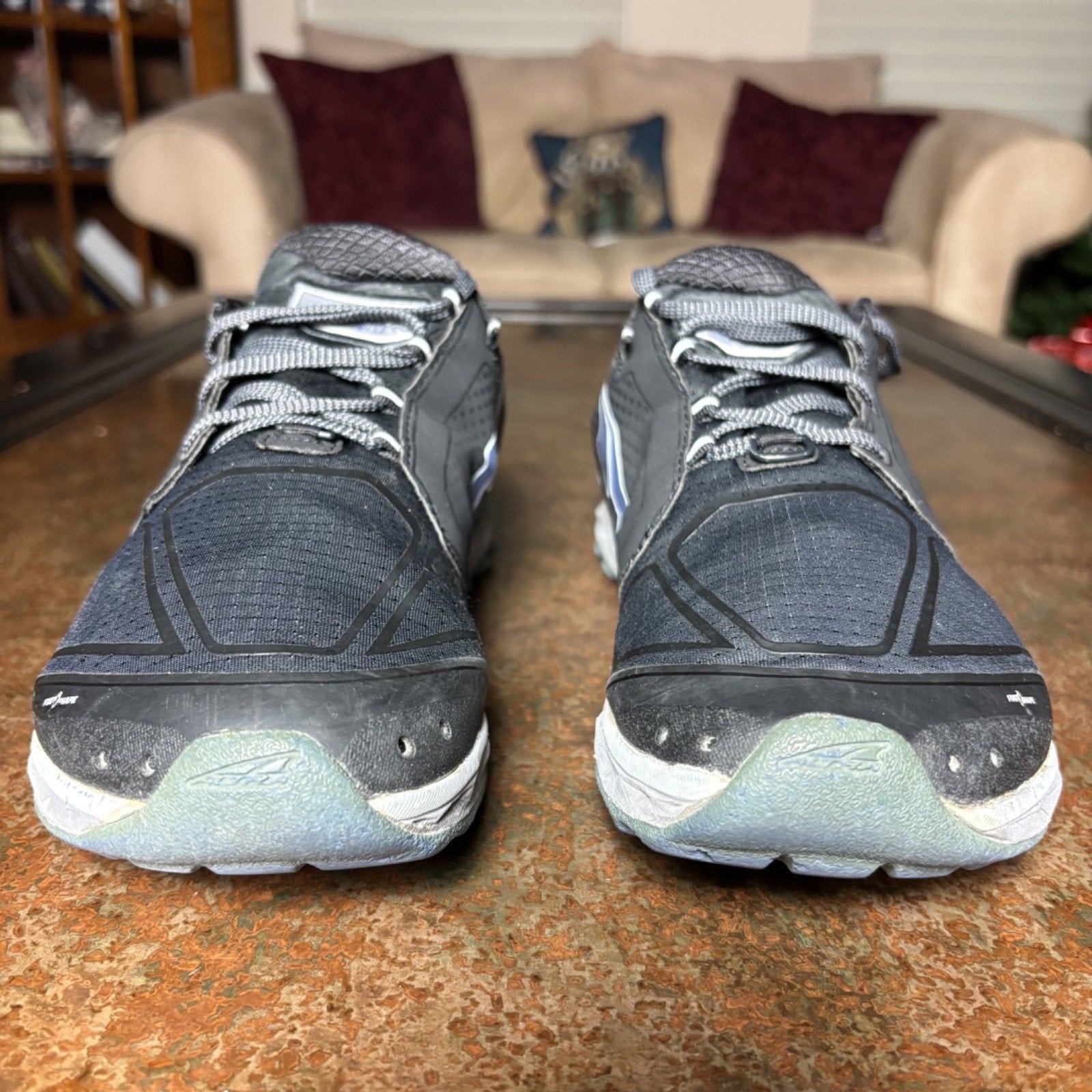 Altra Superior 4 Shoes Womens Size 9 Black Trail Hiking Running Outdoor Sneakers