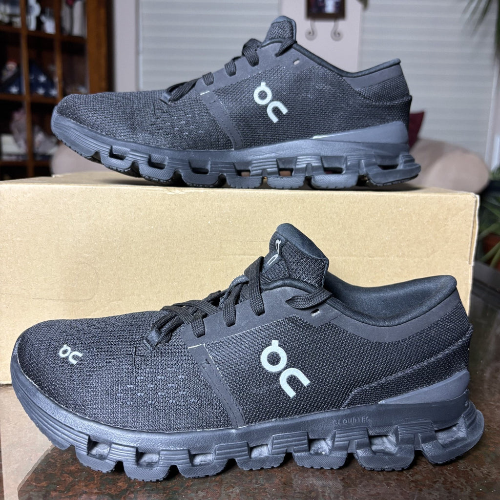 On Cloud X 4 Shoes Womens Size 8 Black Road Running Athletic Gym Comfort Sneaker
