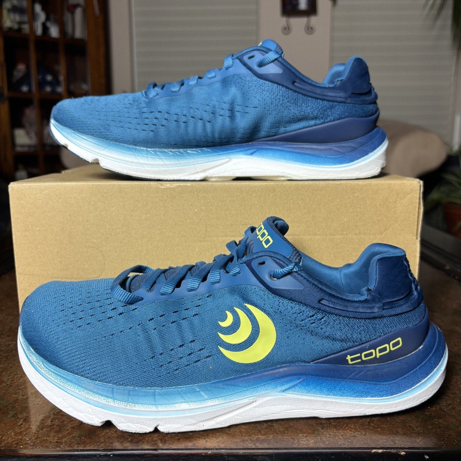 Topo Athletic Magnifly 5 Shoes Mens Size 9 Blue Road Running Zero Drop Sneakers