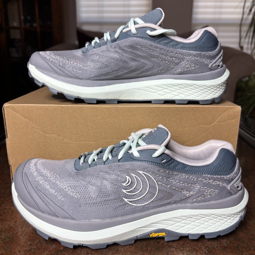 Topo Athletic Pursuit 2 Shoes Women's Size 10 Grey Mint Trail Running Sneakers