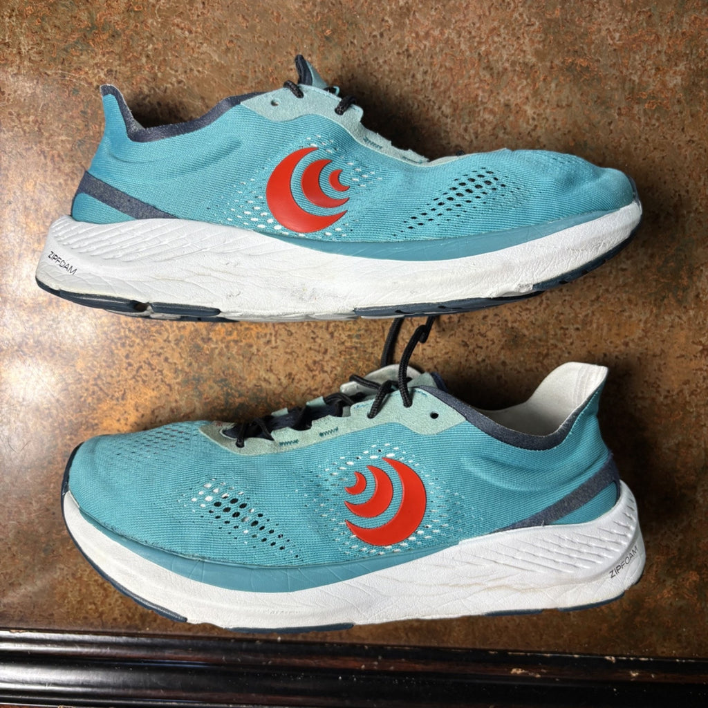 Topo Athletic Cyclone Shoes Mens Sz 9.5 Blue Red Road Running Training Sneakers