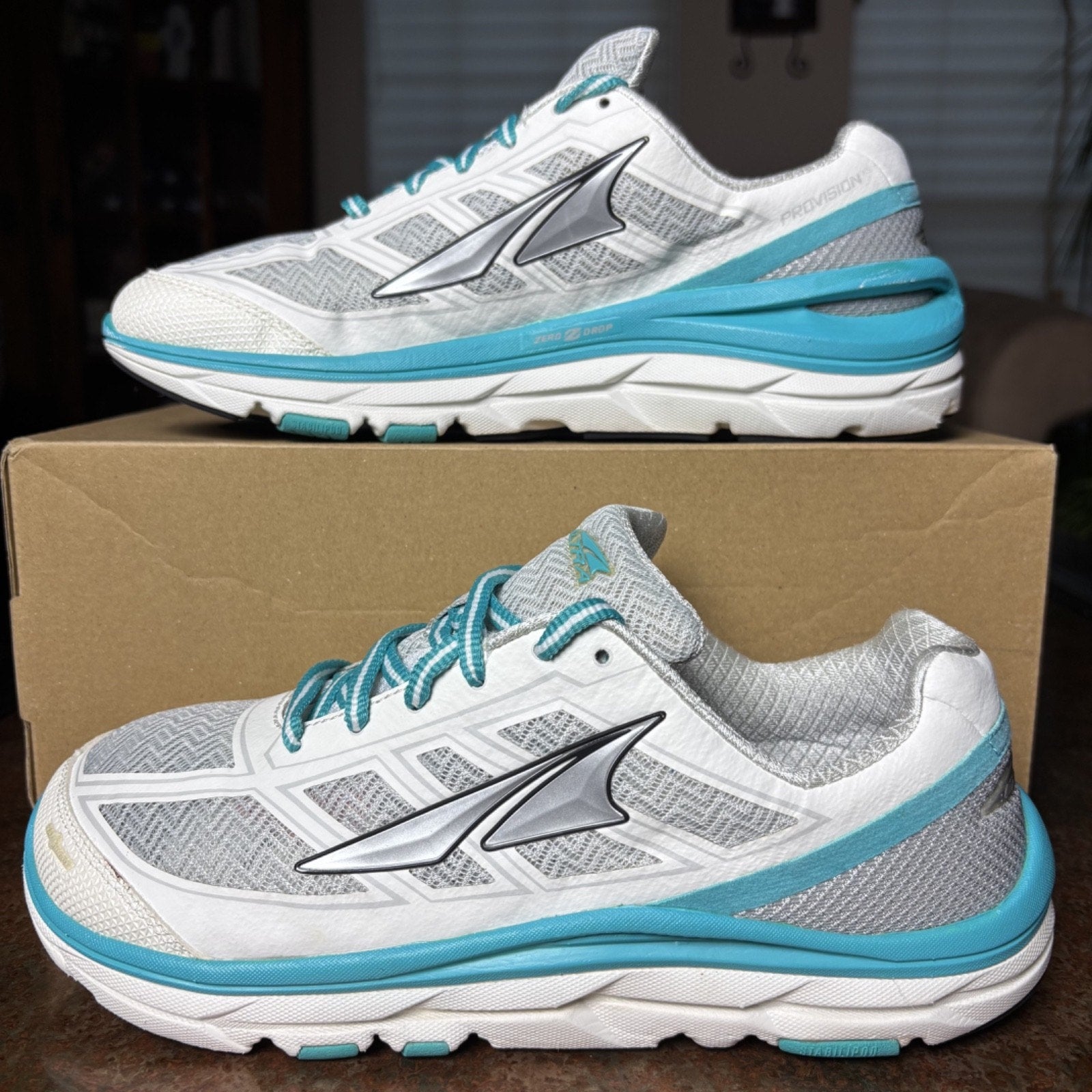 Altra Provision 3.5 Shoes Women's 8.5 White Teal Road Running Athletic Sneakers