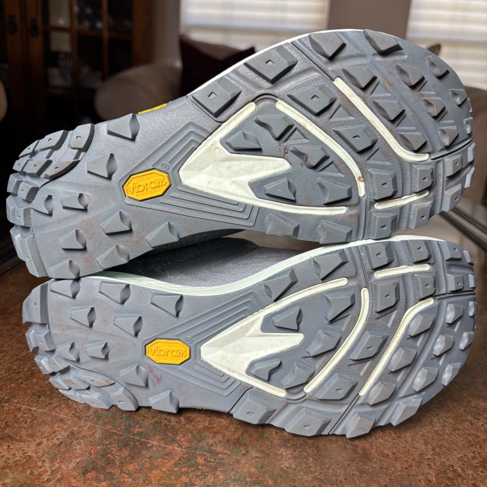 Topo Athletic Pursuit 2 Shoes Women's Size 10 Grey Mint Trail Running Sneakers