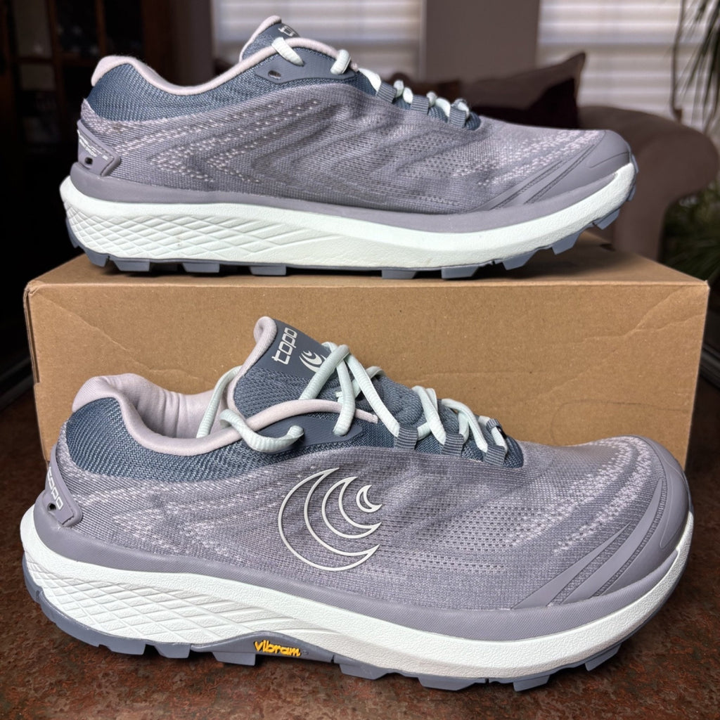 Topo Athletic Pursuit 2 Shoes Women's Size 10 Grey Mint Trail Running Sneakers