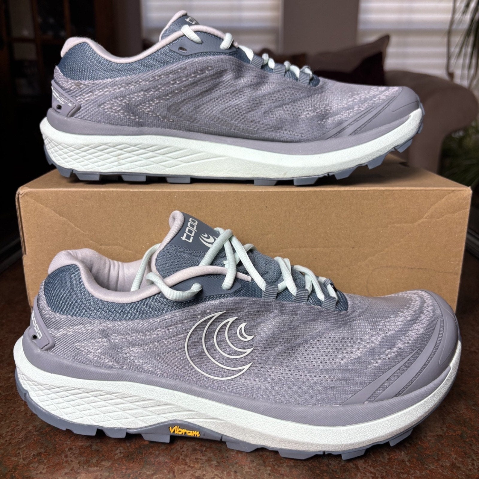 Topo Athletic Pursuit 2 Shoes Women's Size 10 Grey Mint Trail Running Sneakers