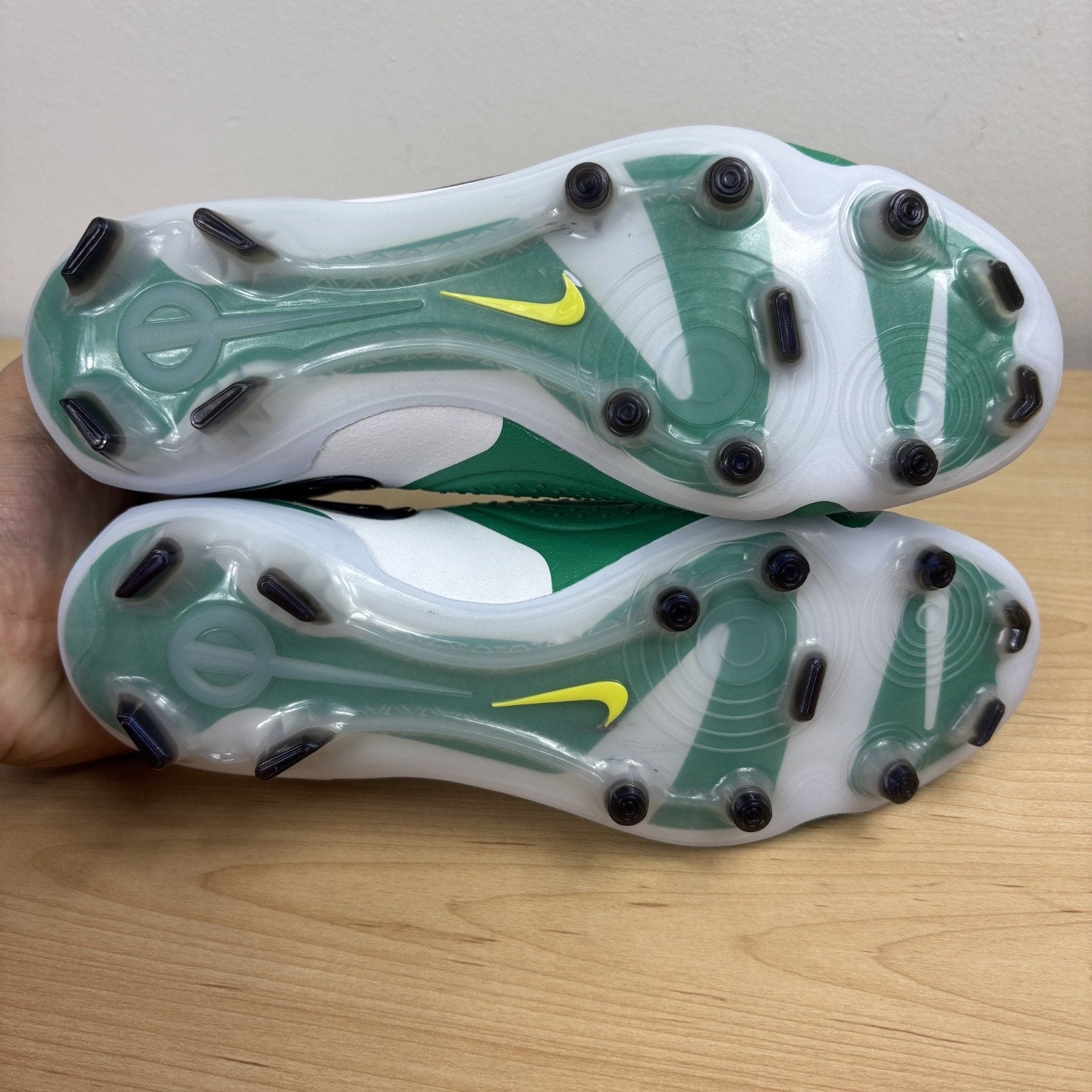 Nike Tiempo Legend 10 Elite FG Soccer Football Cleats Women's Size 6 Green White