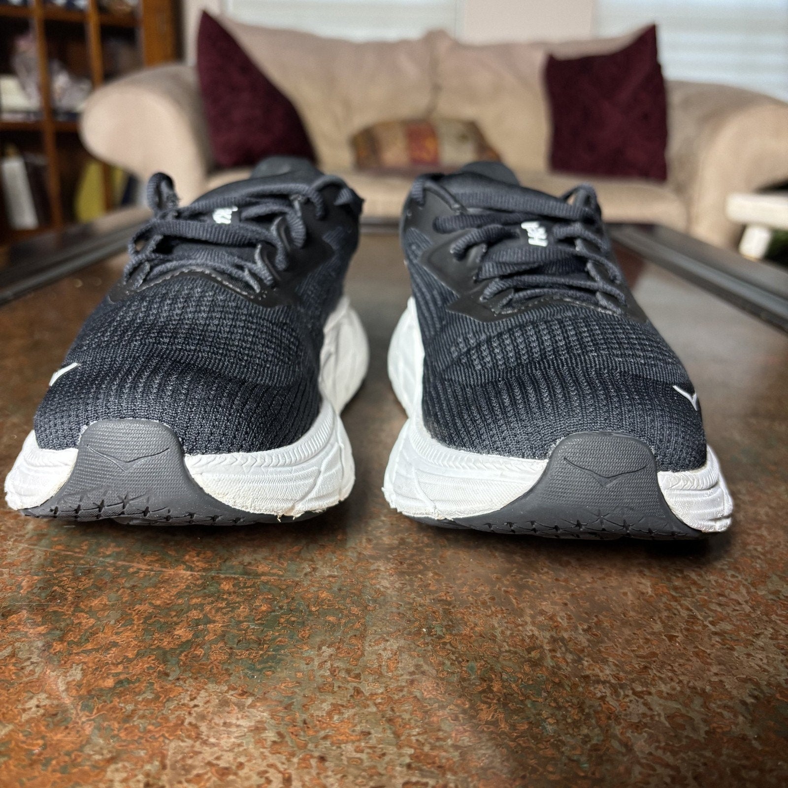 Hoka One One Arahi 7 Womens 9D Wide Black White Running Athletic Stability Shoes