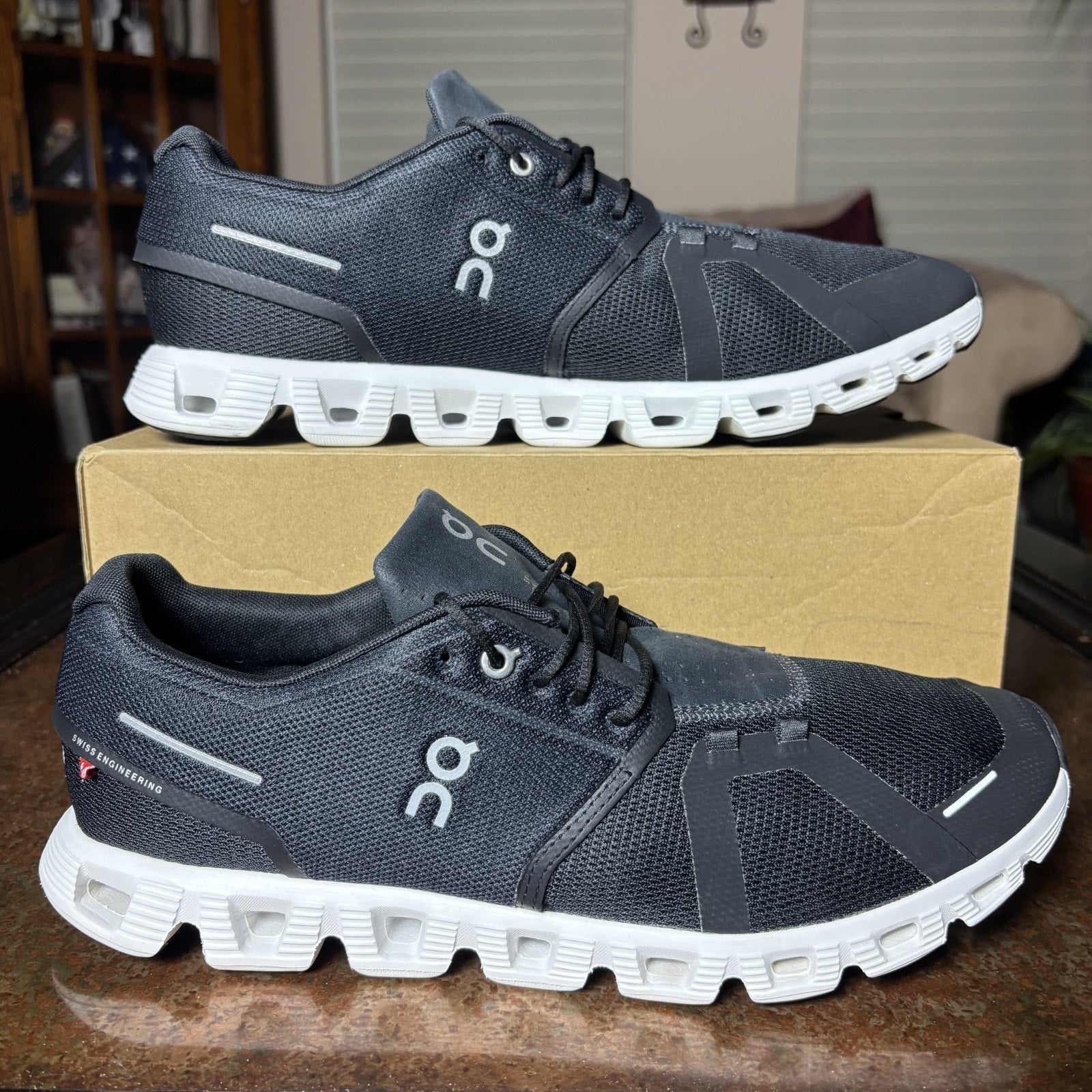On Cloud 5 Running Shoes Men's 12.5 Black White Road Running Athletic Sneakers