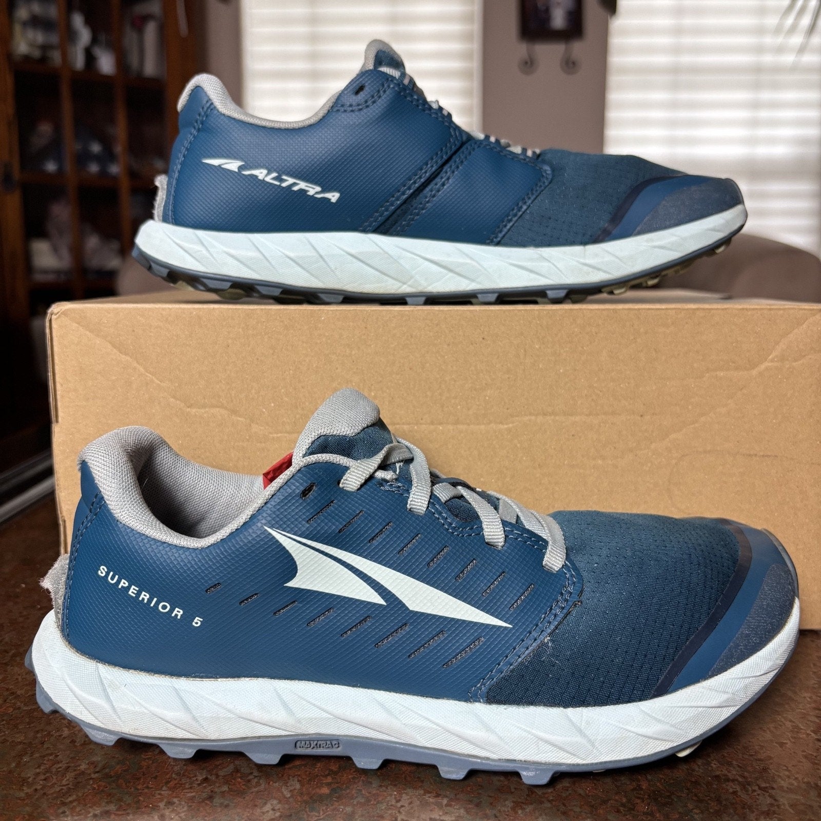 Altra Superior 5 Shoes Women's Size 8 Blue Trail Running Zero Drop Foot Shaped