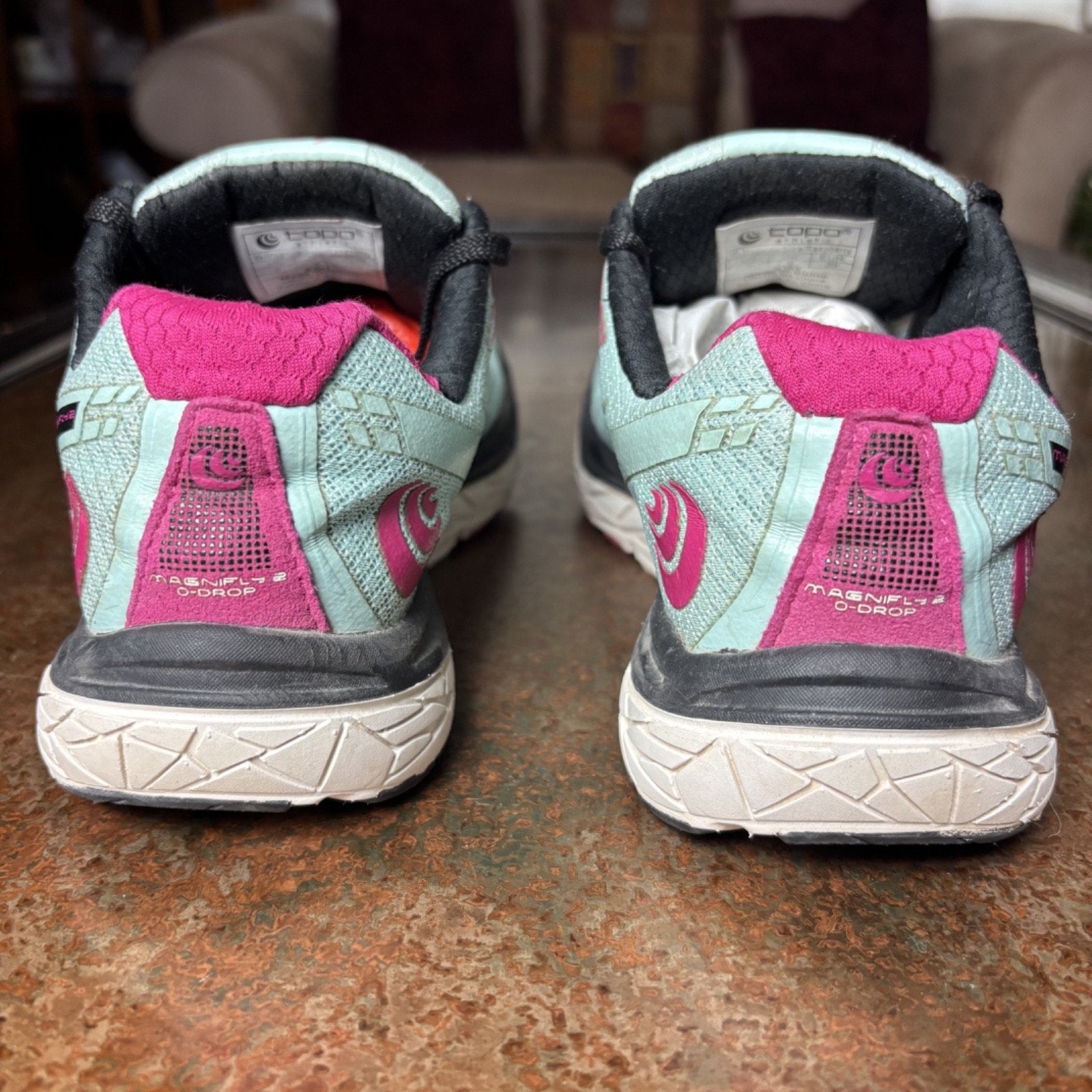 Topo Athletic Runventure 2 Shoes Women's Size 8 Blue Ice Raspberry Trail Running