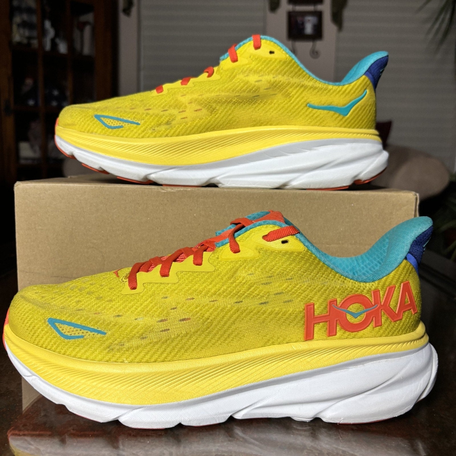 Hoka One One Clifton 9 Shoes Men's Size 9 Yellow Road Running Athletic Sneakers