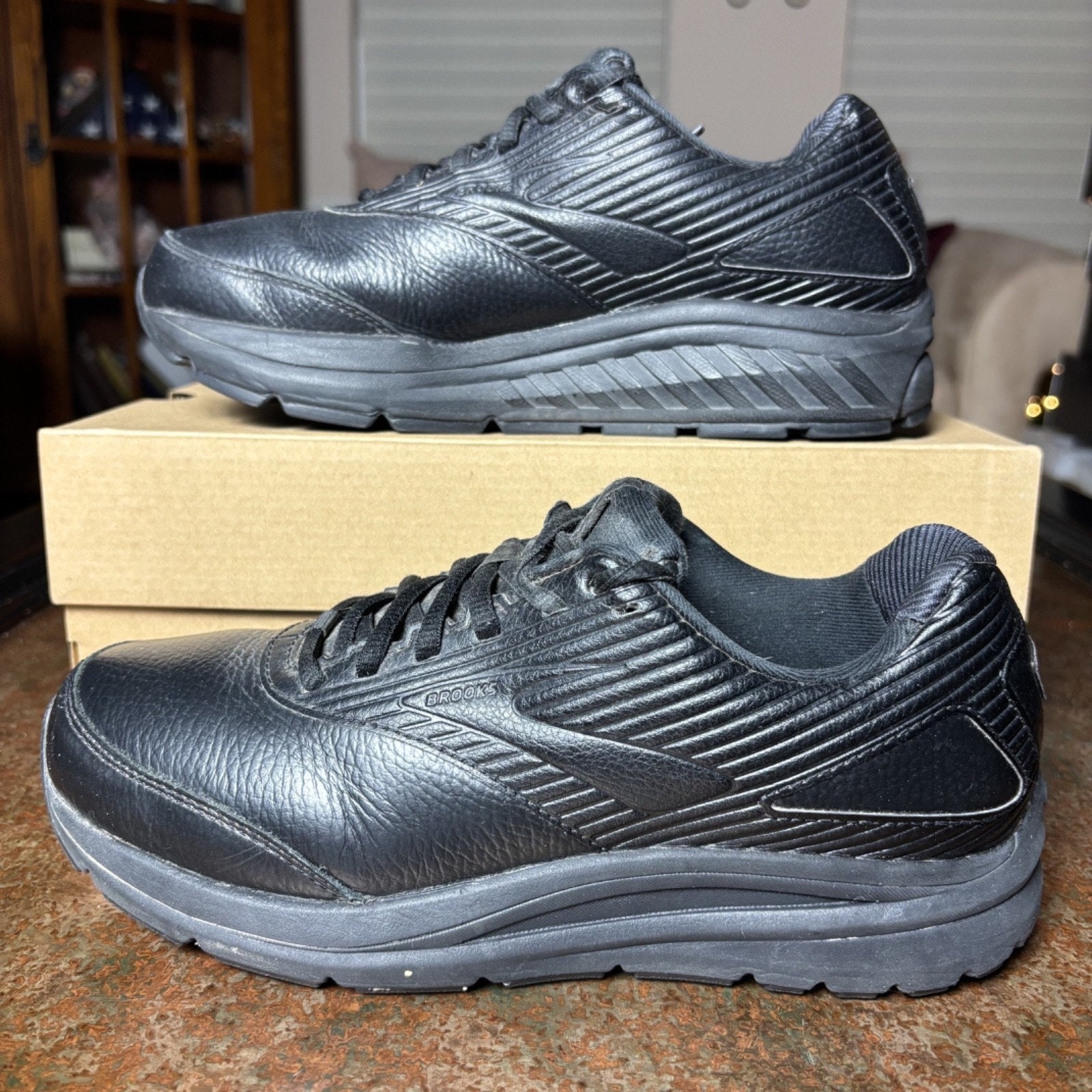 Brooks Addiction Walker 2 Shoes Womens 8.5 D Wide Black Leather Comfort Sneakers