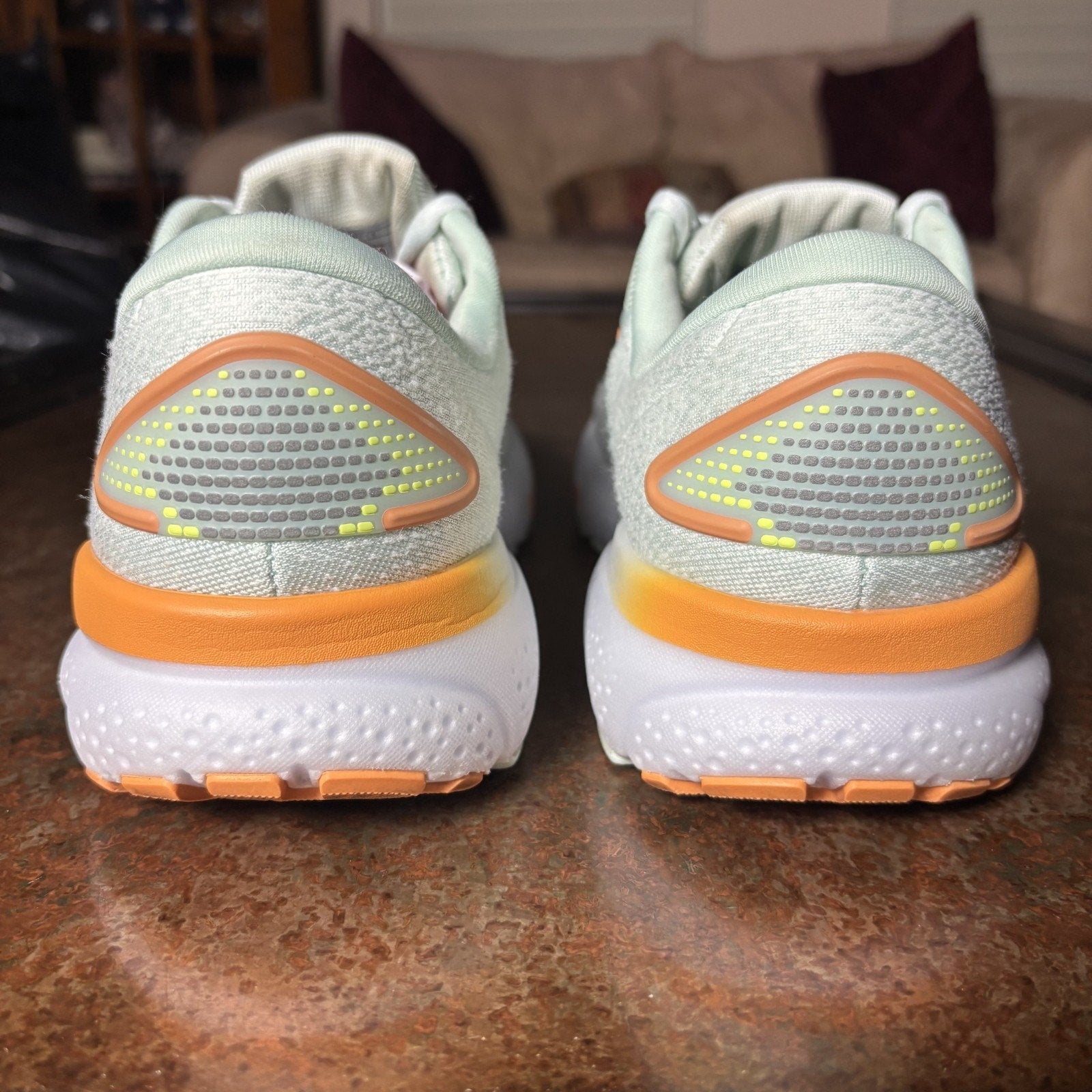 Brooks Ghost 16 Shoes Women's Size 9.5 Mint Green Road Running Athletic Sneakers