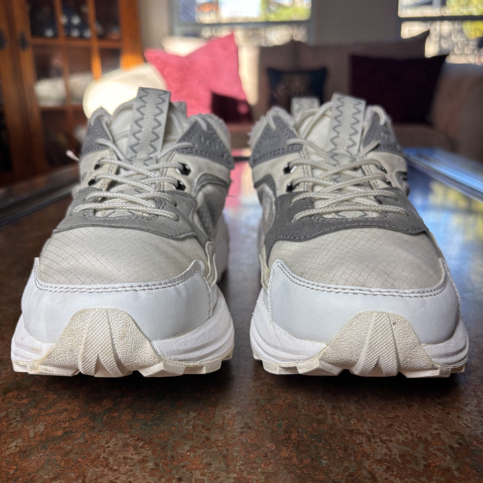 UGG Miwo Trainer Low Mono Shoes Women's 8 White Grey Insulated Outdoor Sneakers