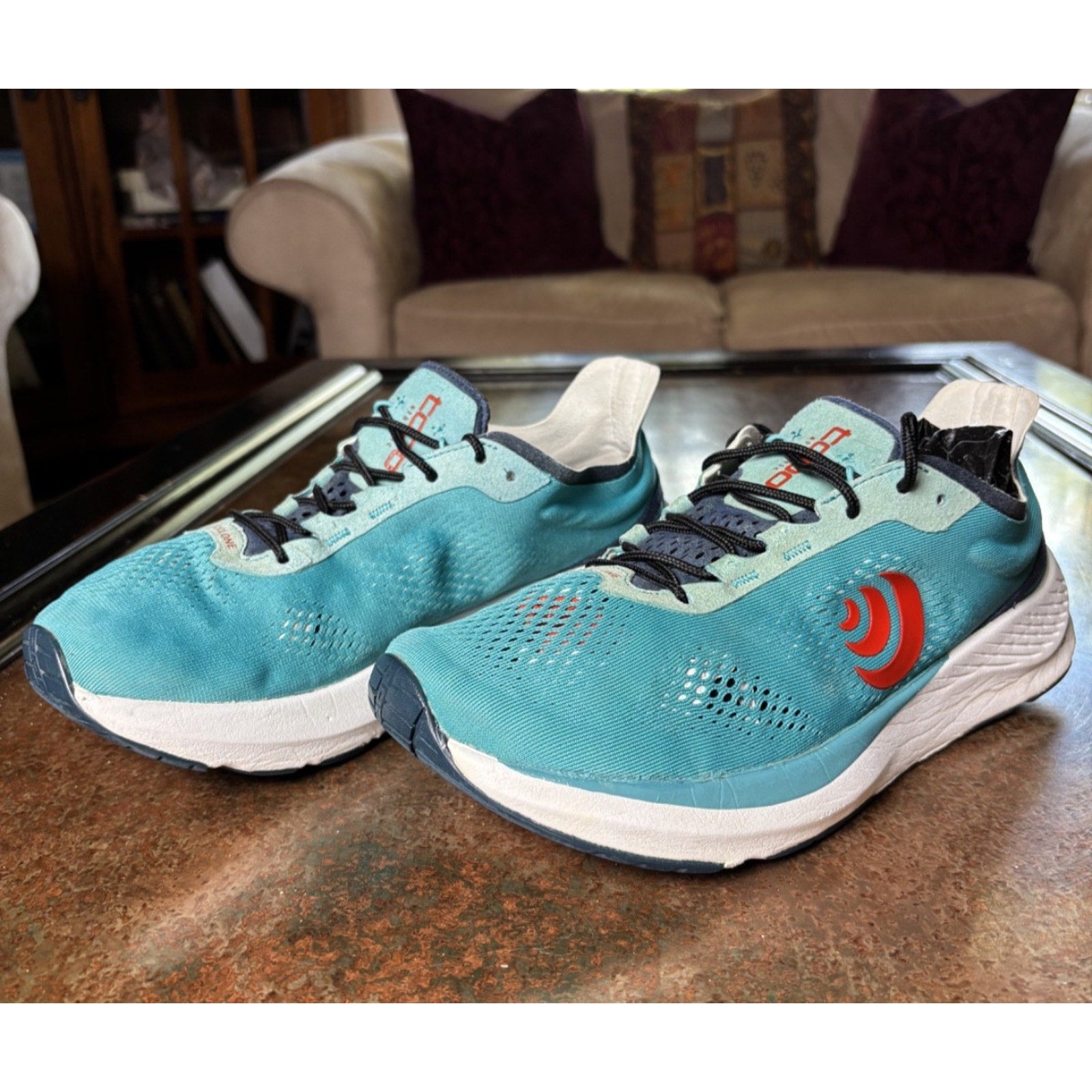Topo Athletic Cyclone Shoes Mens Sz 9.5 Blue Red Road Running Training Sneakers