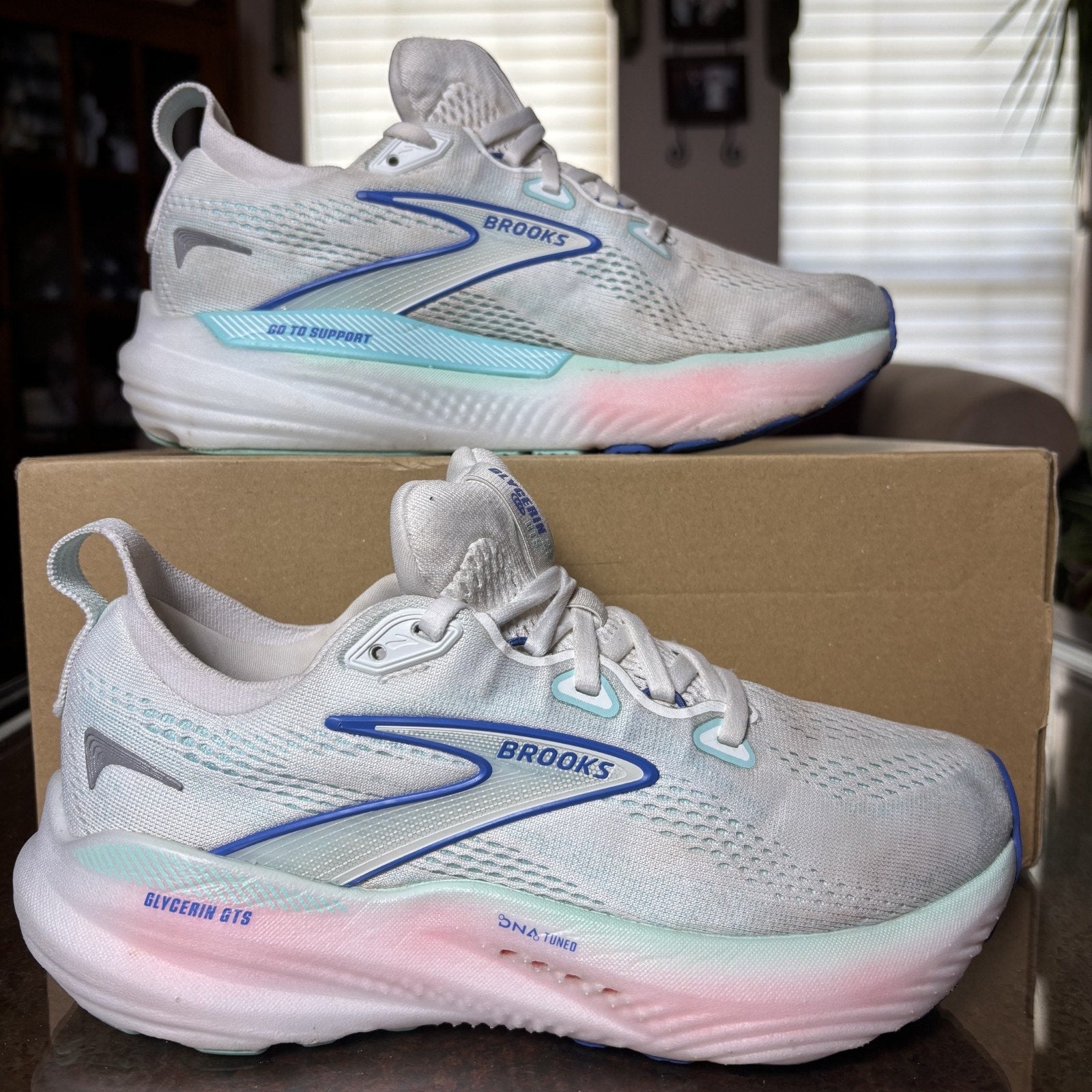 Brooks Glycerin 22 Womens 6 D Wide White Blue Pink Walking Running Shoes Sneaker