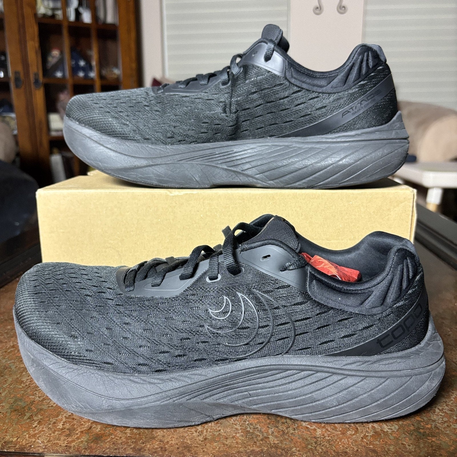 Topo Athletic Atmos Shoes Mens Size 12 Black Road Running Comfort Shoes Sneakers