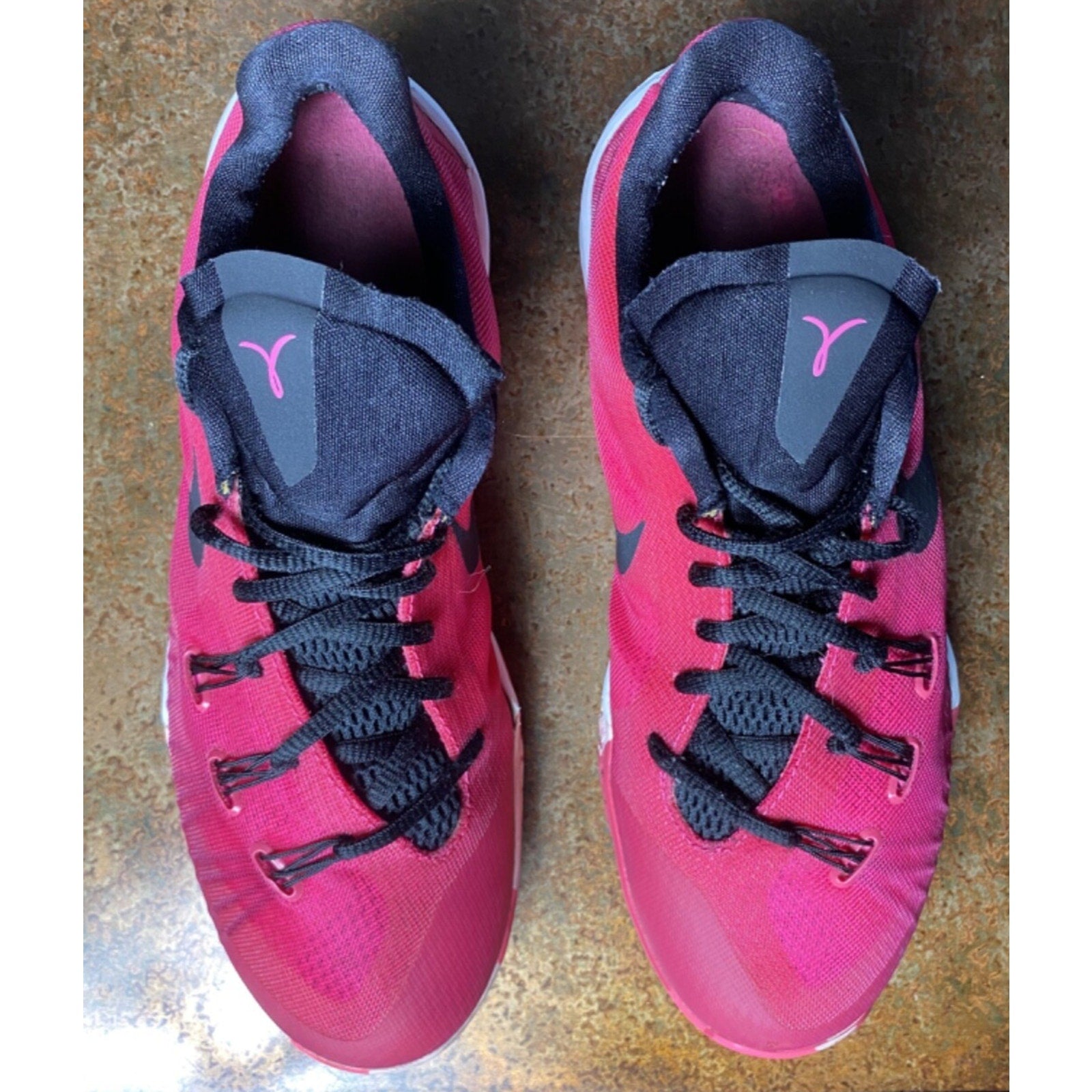 Nike Hyperchase TB Shoes Womens 10 Think Pink Basketball Gym Volleyball Sneakers