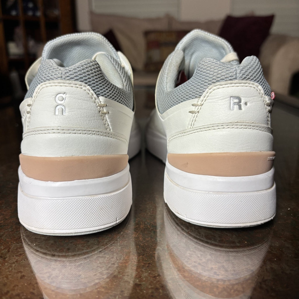 On The Roger Advantage Shoes Womens 8 White Tennis Pickleball Court gym Sneakers