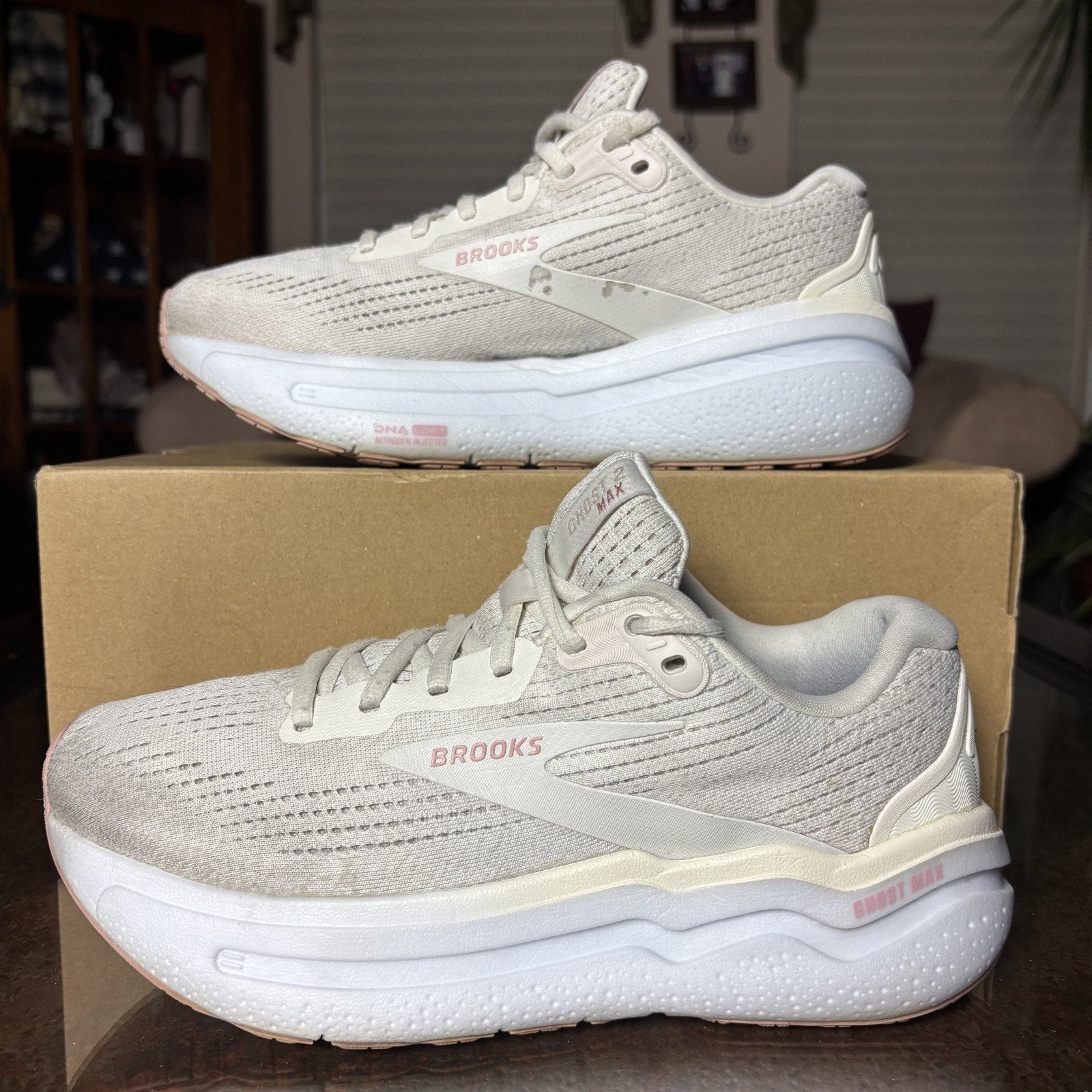 Brooks Ghost Max 2 Shoes Womens 7.5 D Wide Road Running Athletic Comfort Sneaker