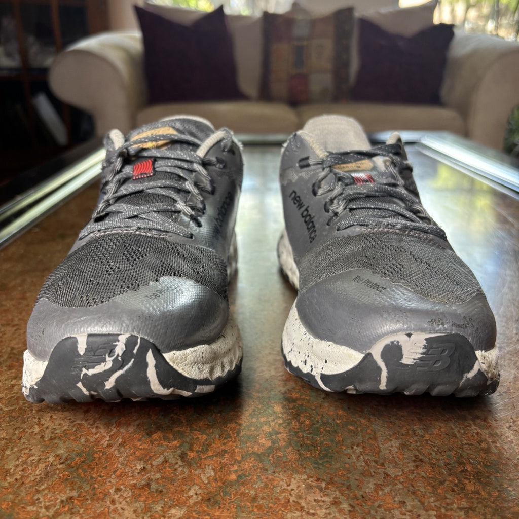 New Balance FF Garoe Shoes Mens Sz 8.5 Grey White Trail Running Outdoor Sneakers