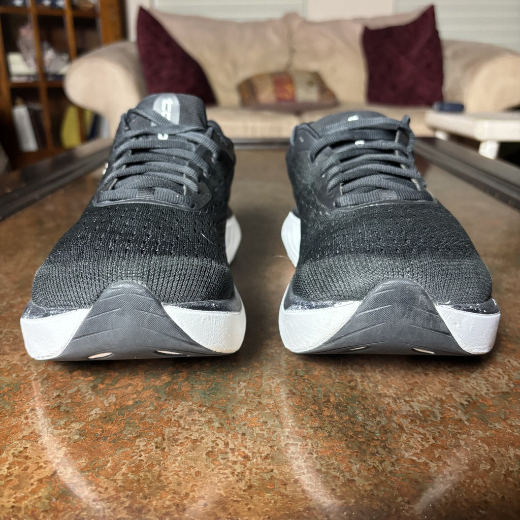 Topo Athletic Atmos Womens Size 9.5 Wide Black White Road Running Athletic Shoes