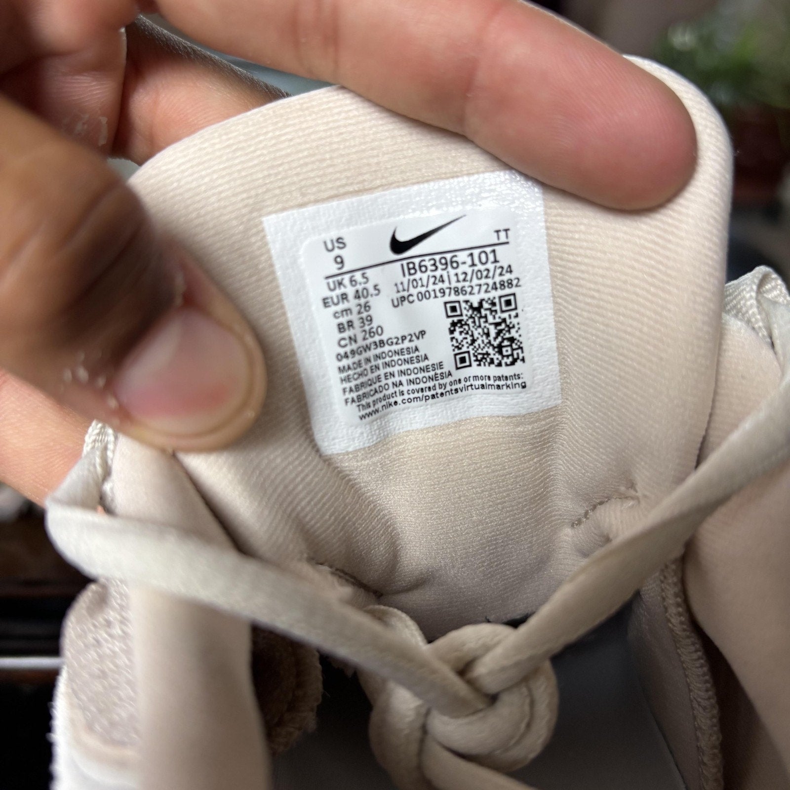 Nike Air Max 95 Shoes Women's 9 White Beige Athletic Running Lifestyle Sneakers